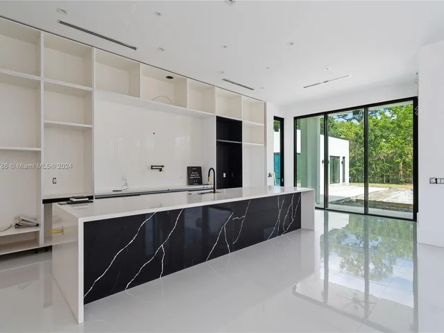 6482 NW 65th Way, Parkland FL 33067