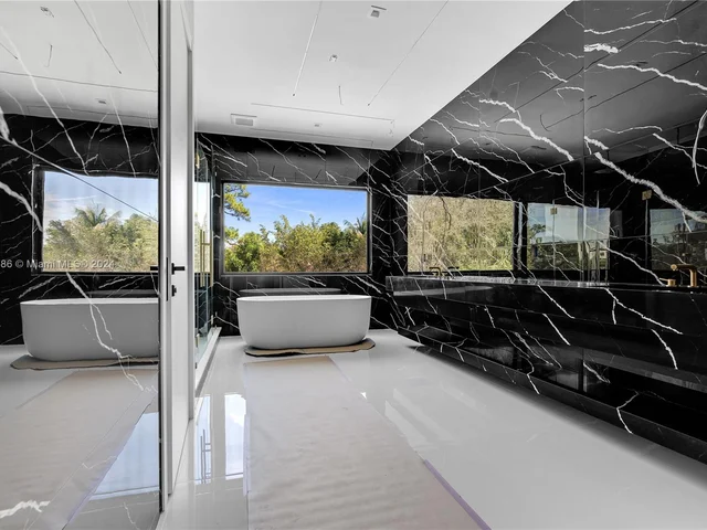 6482 NW 65th Way, Parkland FL 33067