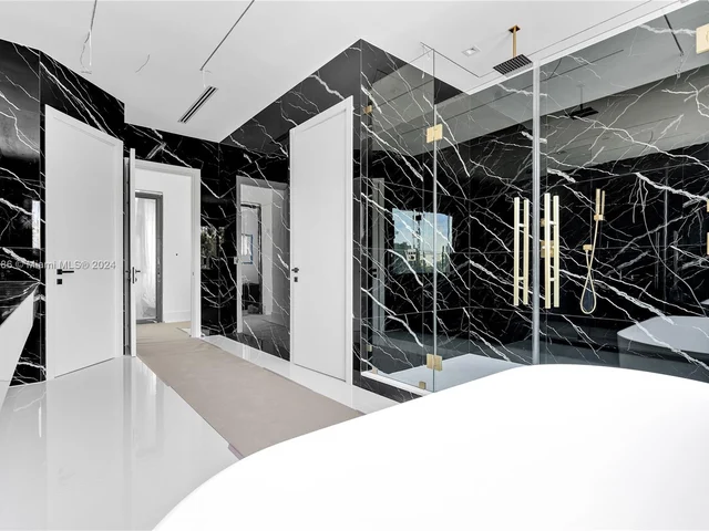 6482 NW 65th Way, Parkland FL 33067