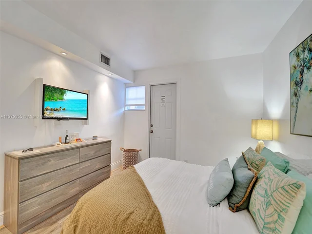 345 Virginia St # 6, Hollywood FL 33019