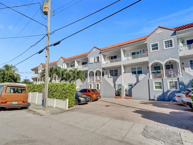 345 Virginia St # 6, Hollywood FL 33019