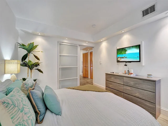 345 Virginia St # 6, Hollywood FL 33019