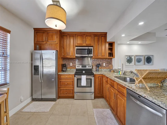 345 Virginia St # 6, Hollywood FL 33019