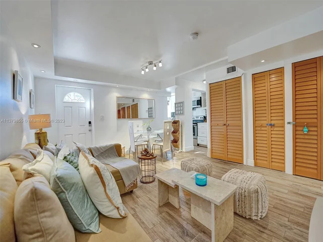 345 Virginia St # 6, Hollywood FL 33019