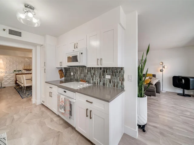 1201 S Ocean Dr # 1105N, Hollywood FL 33019