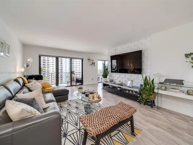 1201 S Ocean Dr # 1105N, Hollywood FL 33019