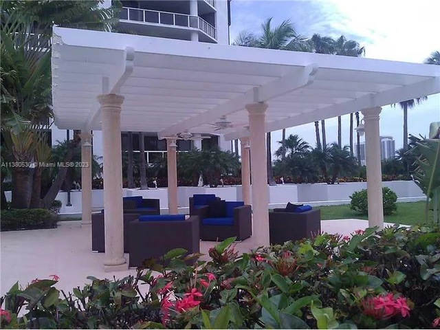 3600 YACHT CLUB DR # 704, Aventura FL 33180