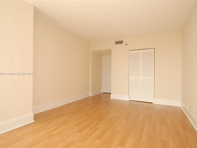 3600 YACHT CLUB DR # 704, Aventura FL 33180