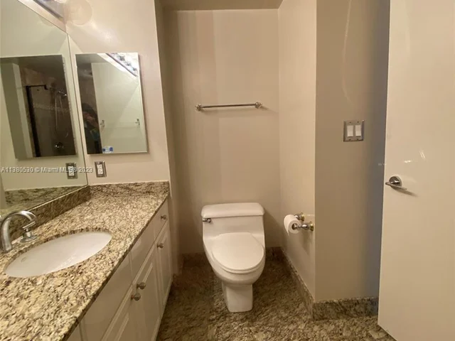 3600 YACHT CLUB DR # 704, Aventura FL 33180