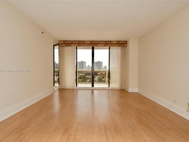 3600 YACHT CLUB DR # 704, Aventura FL 33180