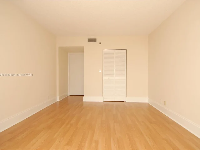 3600 YACHT CLUB DR # 704, Aventura FL 33180