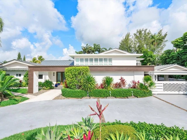 8900 Bay Dr, Surfside FL 33154