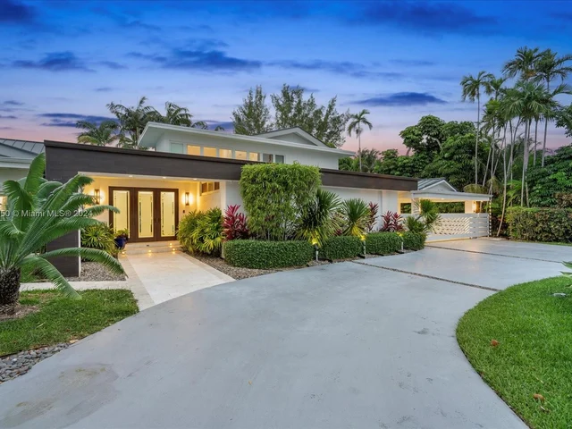 8900 Bay Dr, Surfside FL 33154