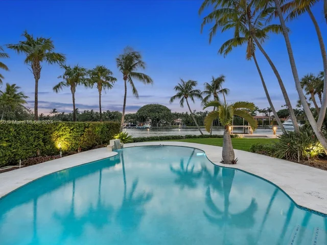 8900 Bay Dr, Surfside FL 33154