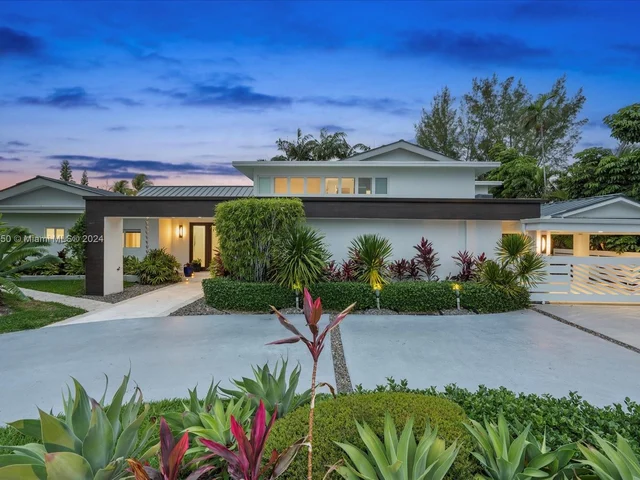 8900 Bay Dr, Surfside FL 33154