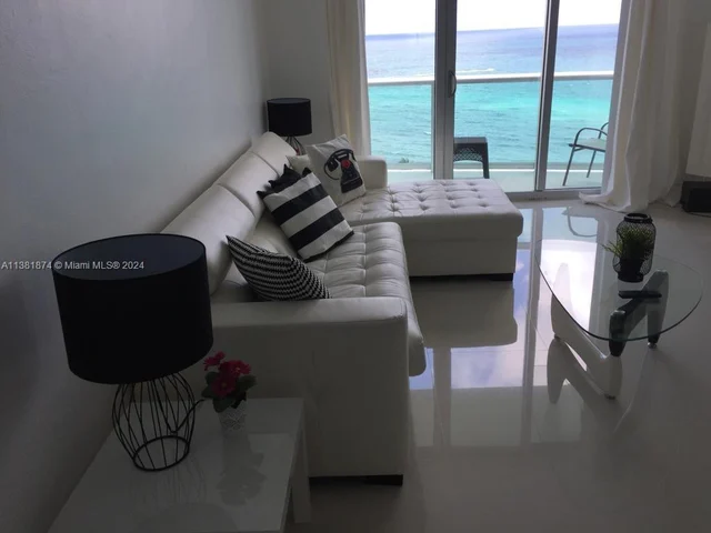 3901 S Ocean Dr, Hollywood FL 33019