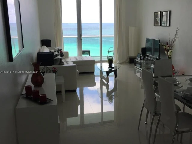 3901 S Ocean Dr, Hollywood FL 33019