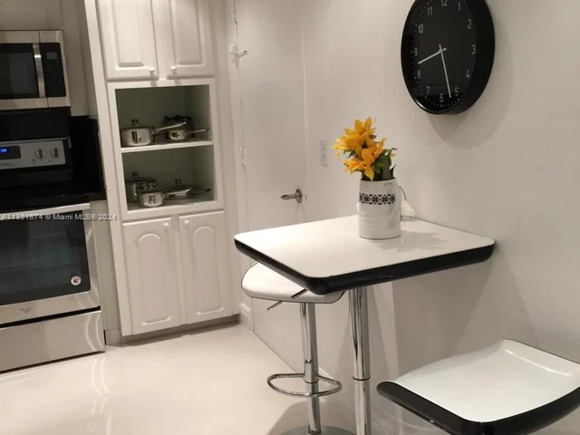 3901 S Ocean Dr, Hollywood FL 33019