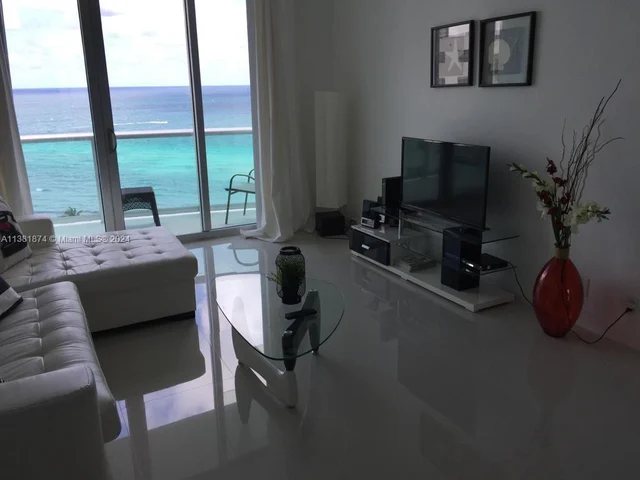 3901 S Ocean Dr, Hollywood FL 33019