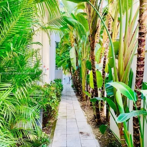 619 Meridian Ave # 4, Miami Beach FL 33139