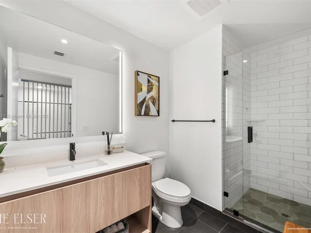 398 NE 5 # 3617, Miami FL 33132