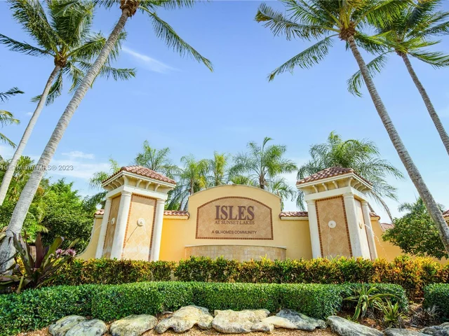 5431 SW 184th Way, Miramar FL 33029