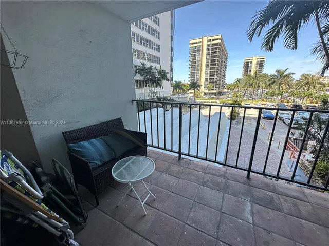 2030 S Ocean Dr # 201, Hallandale Beach FL 33009