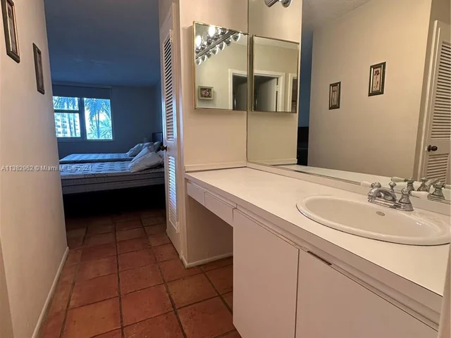 2030 S Ocean Dr # 201, Hallandale Beach FL 33009