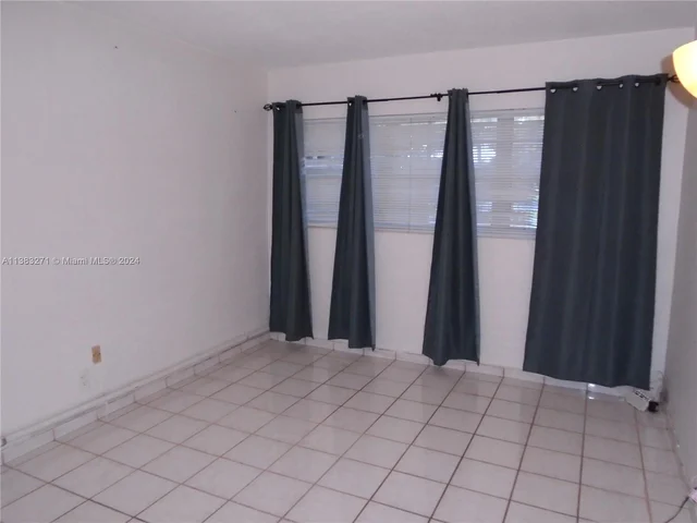 1450 NE 170th St # 102, North Miami Beach FL 33162