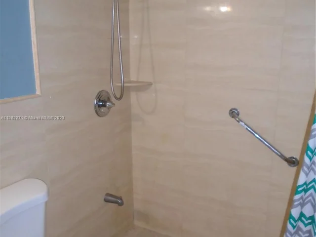 1450 NE 170th St # 102, North Miami Beach FL 33162