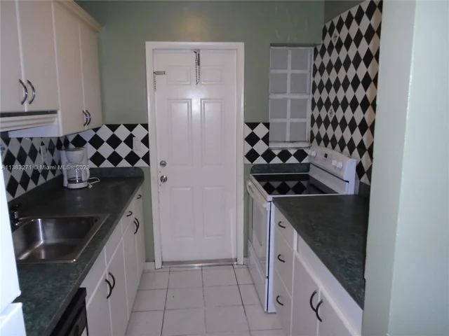 1450 NE 170th St # 102, North Miami Beach FL 33162