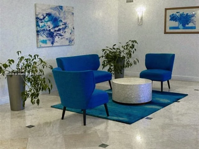 1000 Parkview Dr # 920, Hallandale Beach FL 33009