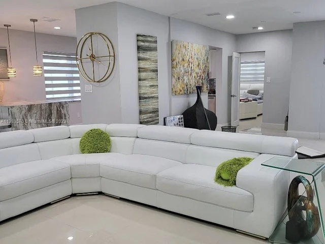 2922 NW 185th Ter, Miami Gardens FL 33056