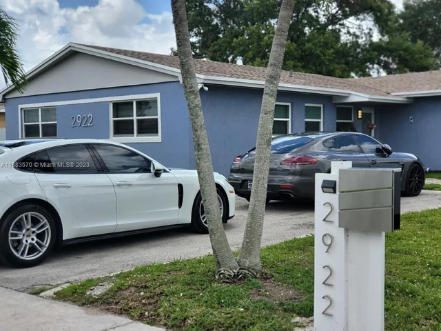 2922 NW 185th Ter, Miami Gardens FL 33056