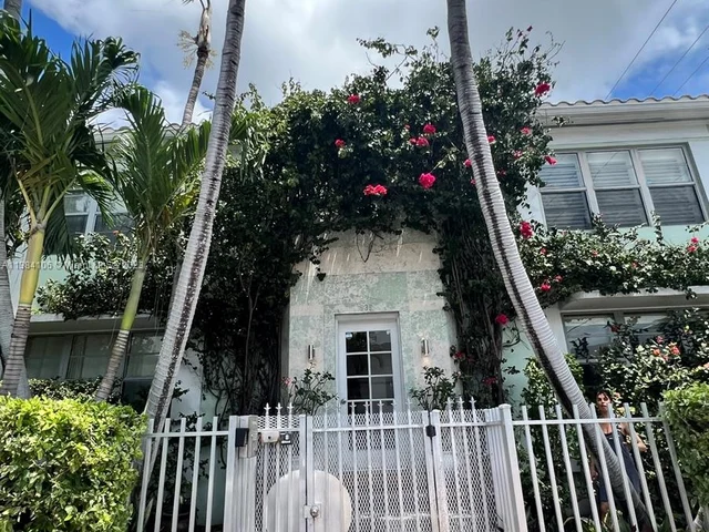 935 10th St # 1, Miami Beach FL 33139