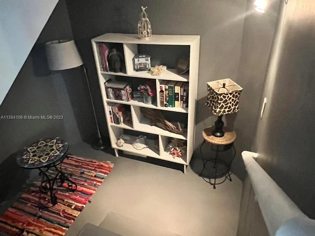 935 10th St # 1, Miami Beach FL 33139