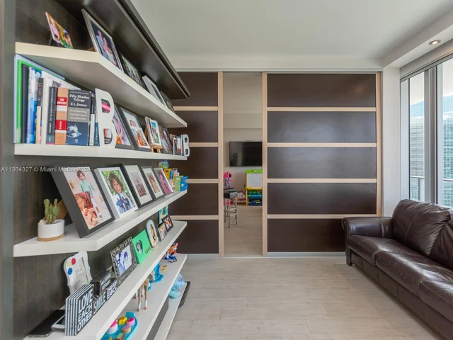 1300 Brickell Bay Dr # 3804, Miami FL 33131