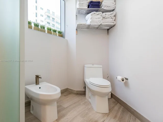 1300 Brickell Bay Dr # 3804, Miami FL 33131