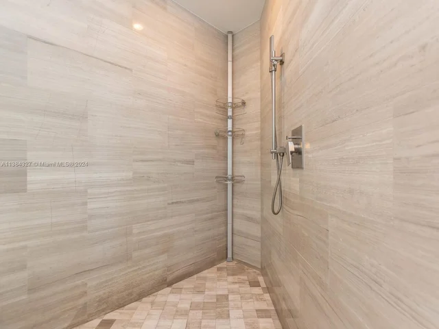 1300 Brickell Bay Dr # 3804, Miami FL 33131