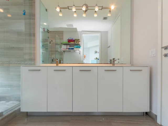 1300 Brickell Bay Dr # 3804, Miami FL 33131