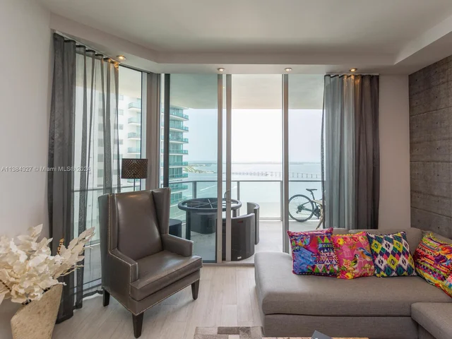 1300 Brickell Bay Dr # 3804, Miami FL 33131