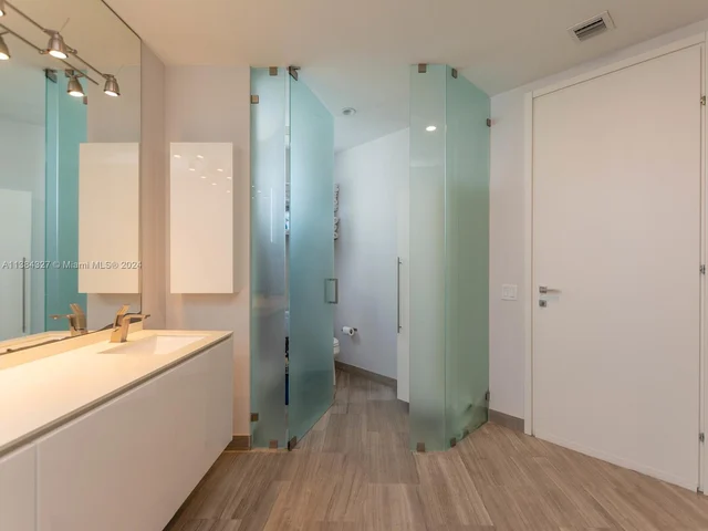 1300 Brickell Bay Dr # 3804, Miami FL 33131