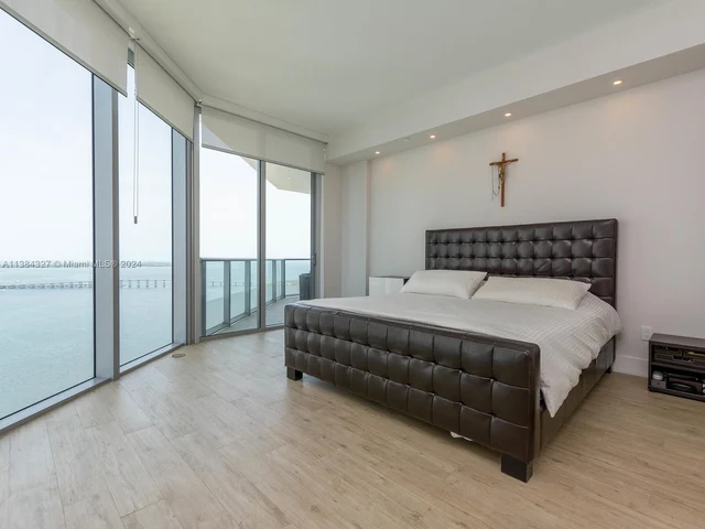 1300 Brickell Bay Dr # 3804, Miami FL 33131