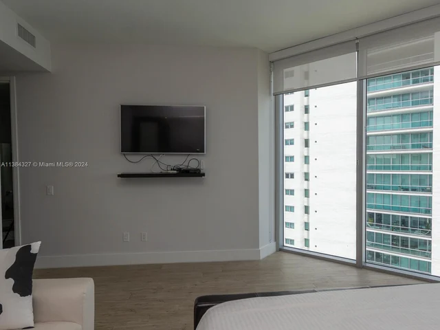 1300 Brickell Bay Dr # 3804, Miami FL 33131