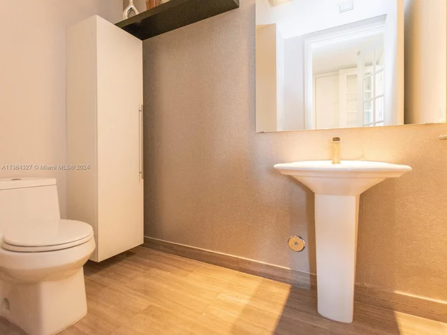 1300 Brickell Bay Dr # 3804, Miami FL 33131