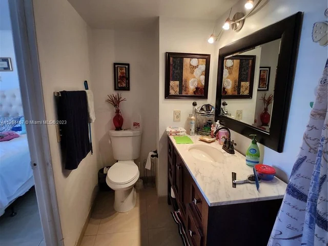 10331 Sunrise Lakes Blvd # 202, Sunrise FL 33322