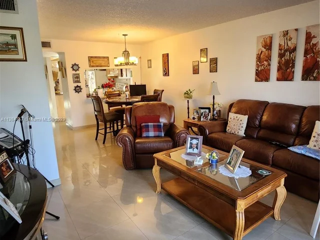 10331 Sunrise Lakes Blvd # 202, Sunrise FL 33322