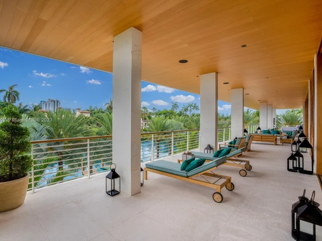 1510 W 25th St, Miami Beach FL 33140