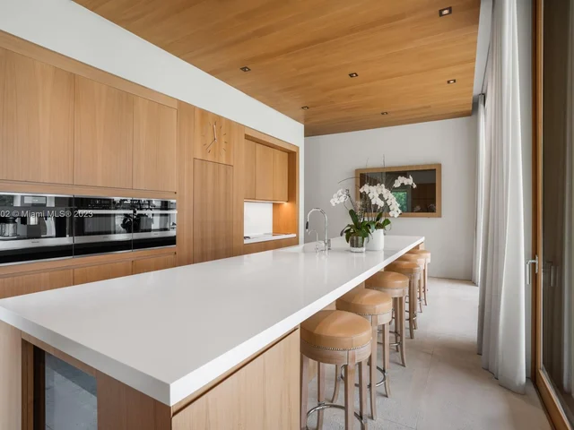 1510 W 25th St, Miami Beach FL 33140