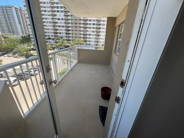 1965 S Ocean Dr # 4G, Hallandale Beach FL 33009